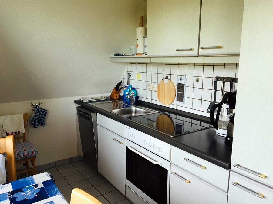 Beim Kapitaen Kueche mit Essplatz